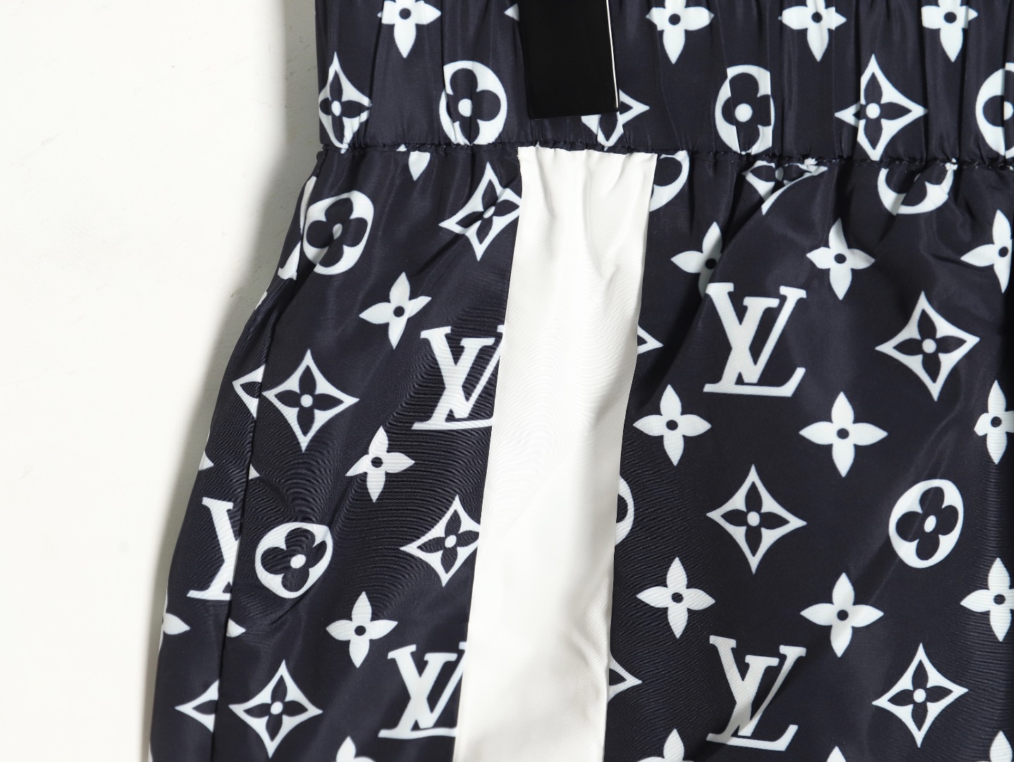 Louis Vuitton monogram print trousers TSK1