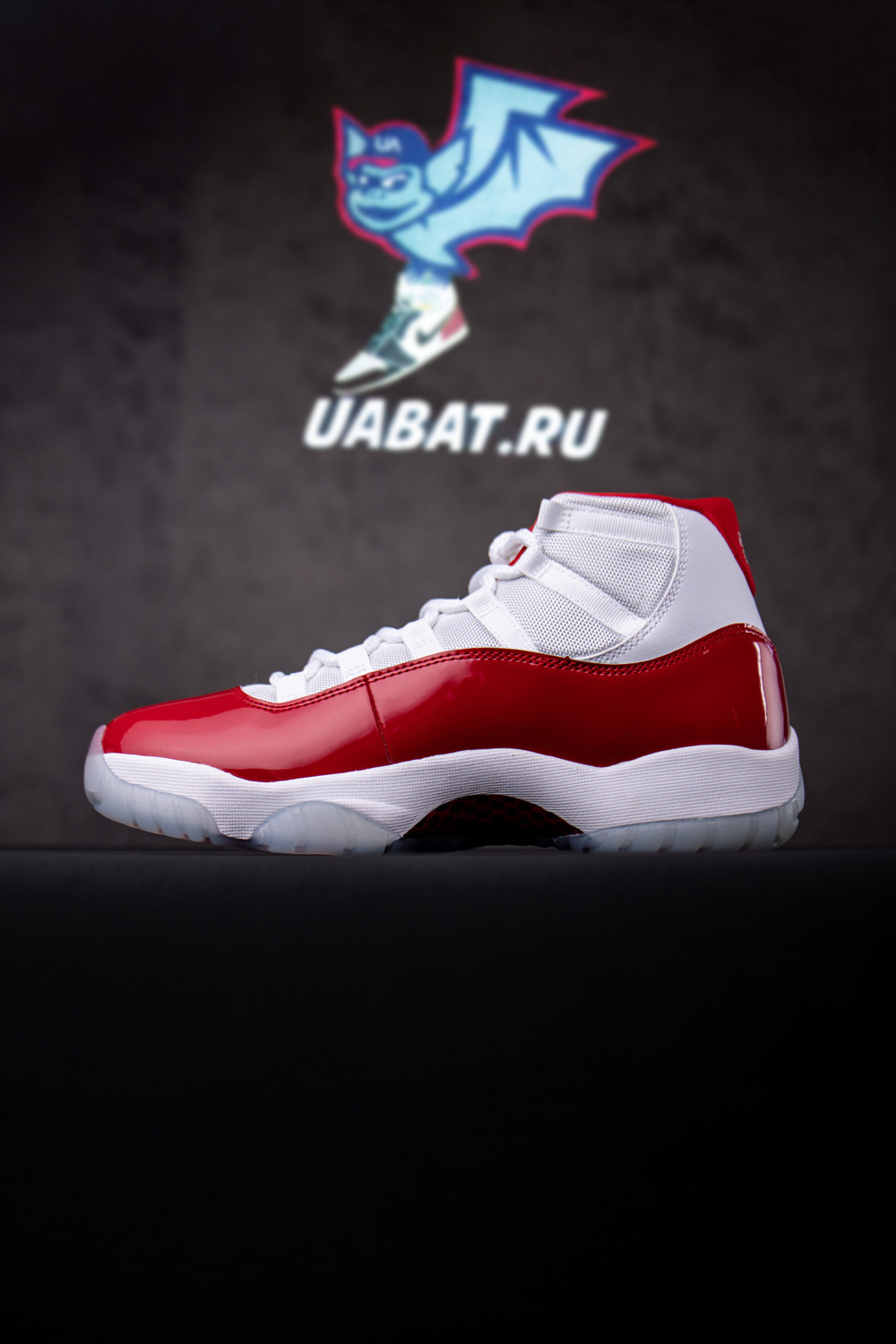 AIR JORDAN 11 