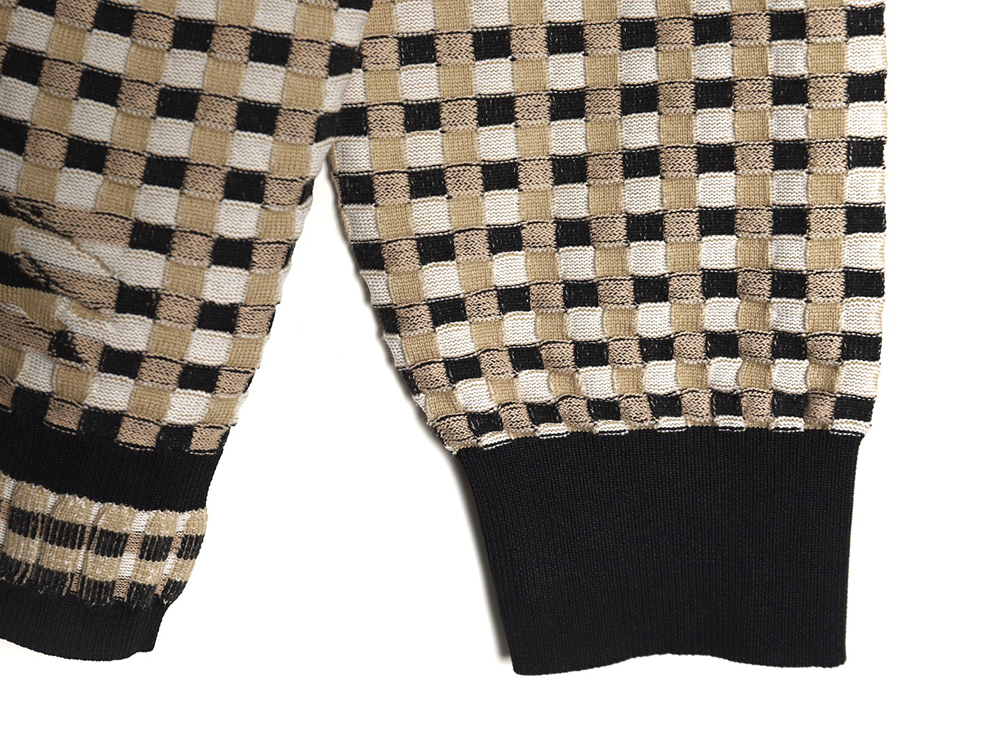 Burberry Black and white check V-neck knitted sweater cardigan