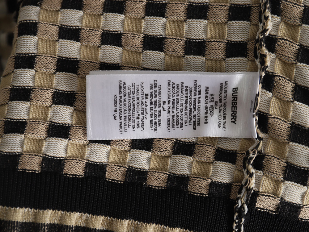 Burberry Black and white check V-neck knitted sweater cardigan