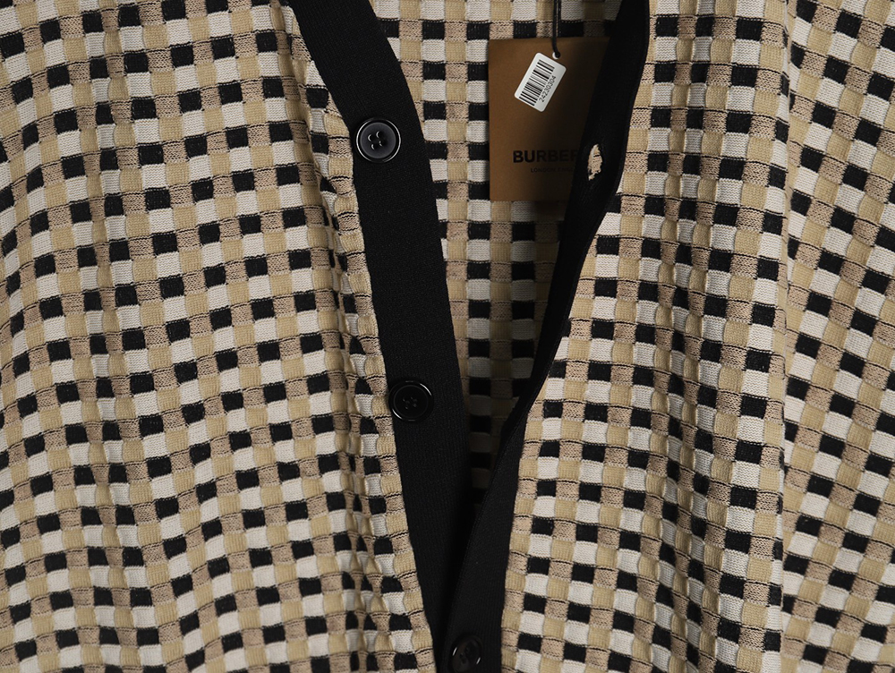 Burberry Black and white check V-neck knitted sweater cardigan