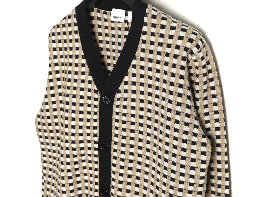 Burberry Black and white check V-neck knitted sweater cardigan