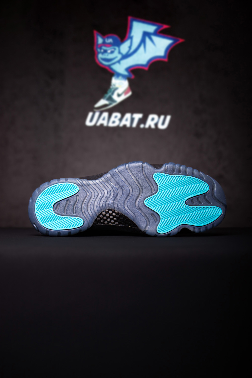 AIR JORDAN 11 RETRO "GAMMA BLUE"