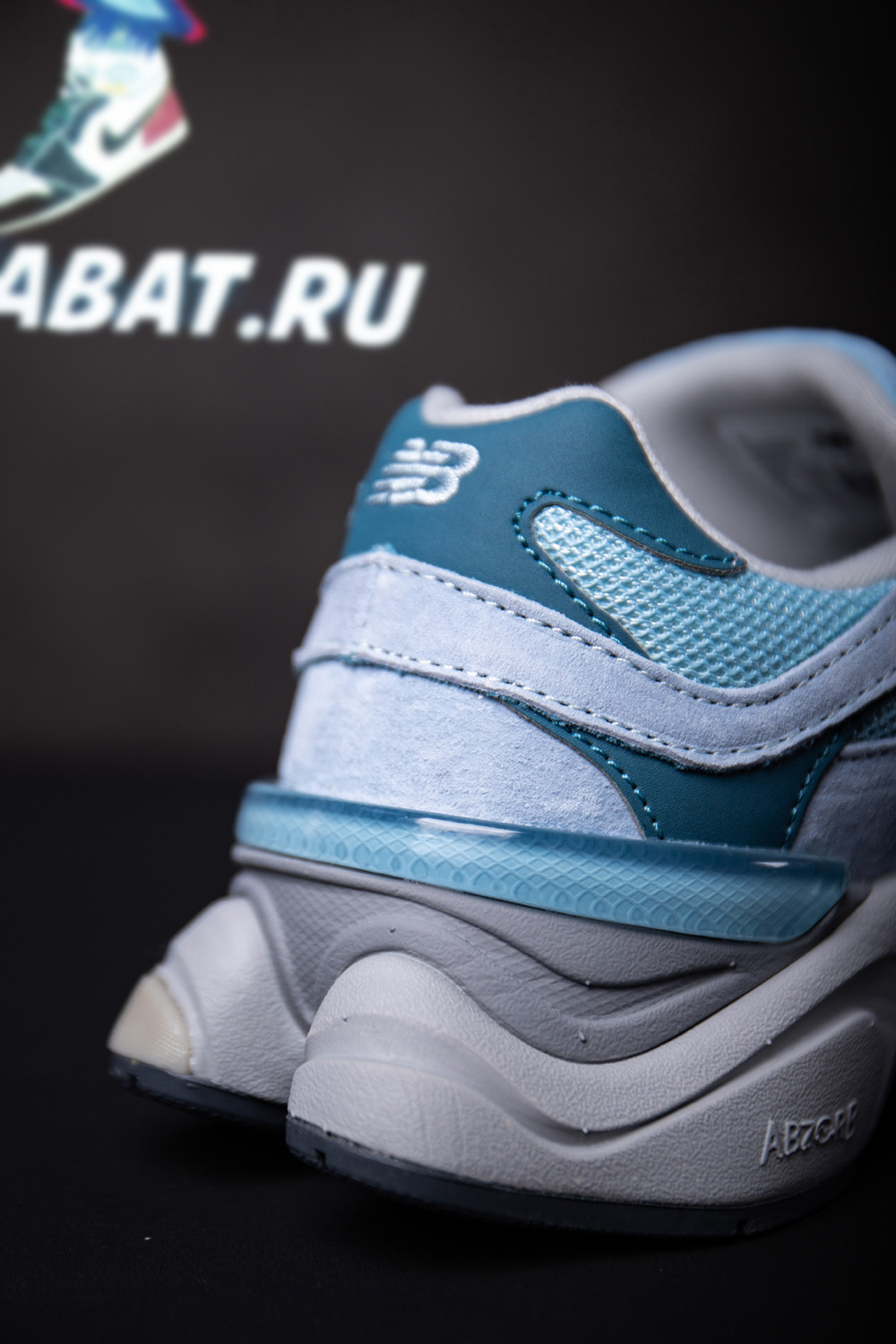 New Balance 9060 