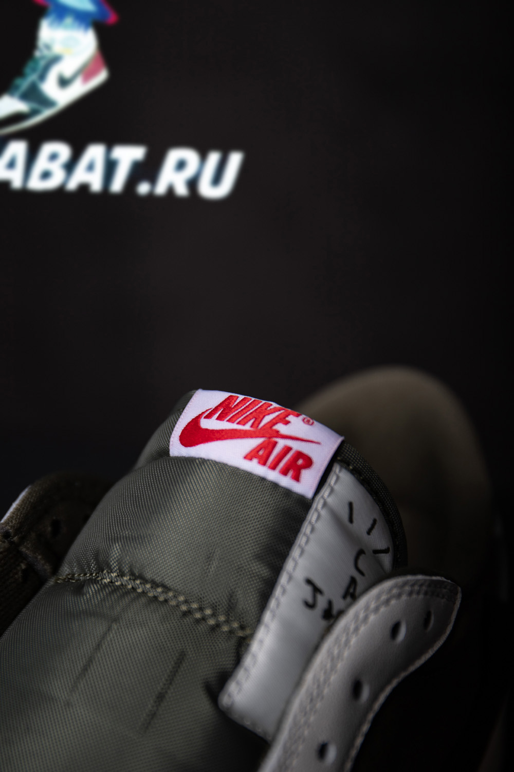 Travis Scott x Air Jordan 1 Low OG SP 'Medium Olive'