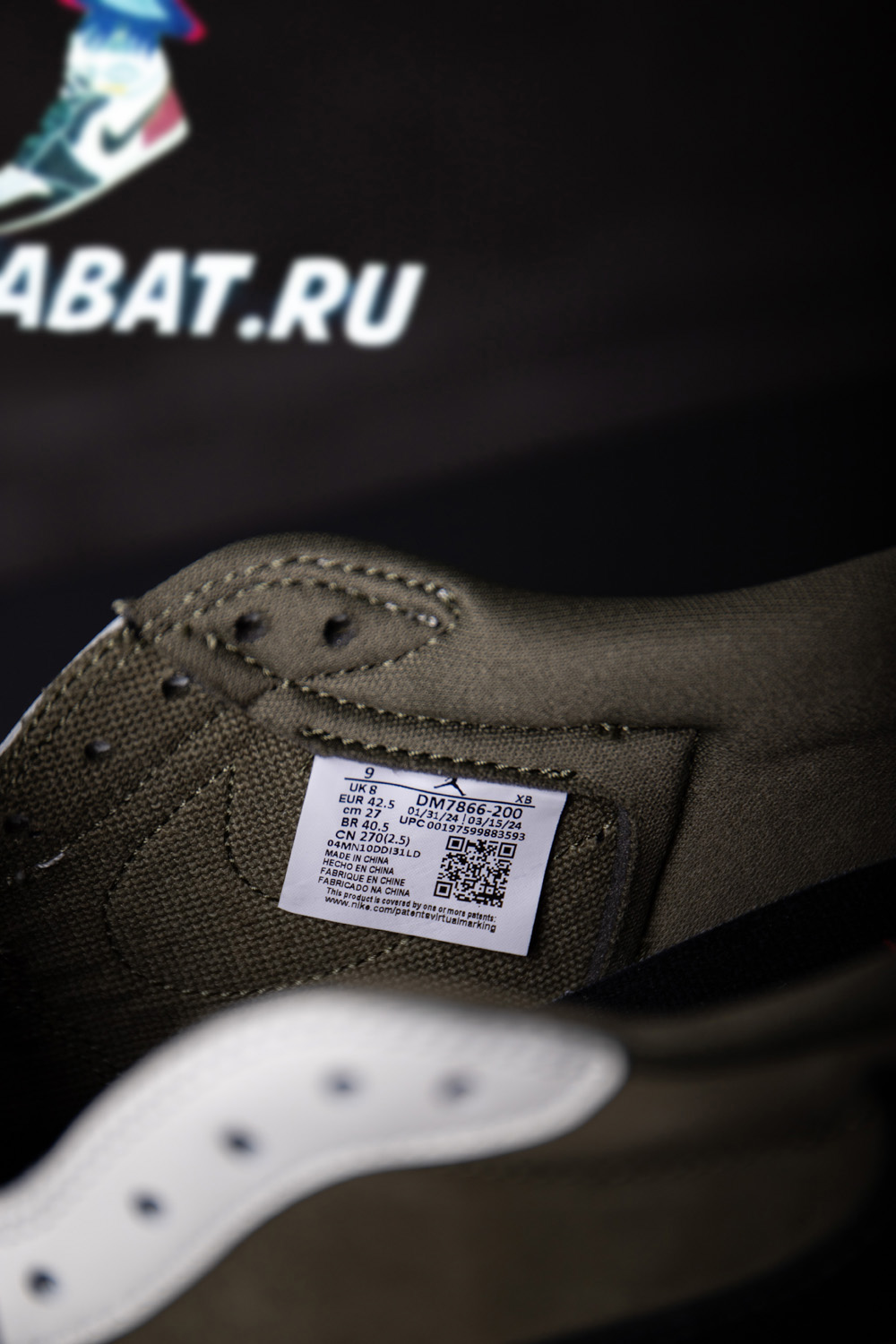 Travis Scott x Air Jordan 1 Low OG SP 'Medium Olive'