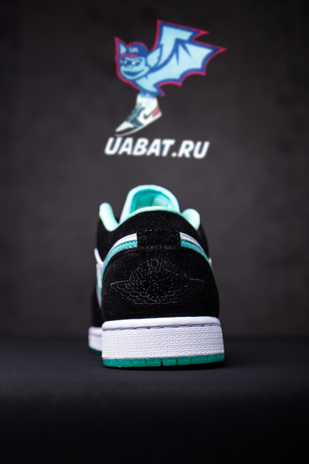 AIR JORDAN 1 LOW 'ISLAND GREEN'