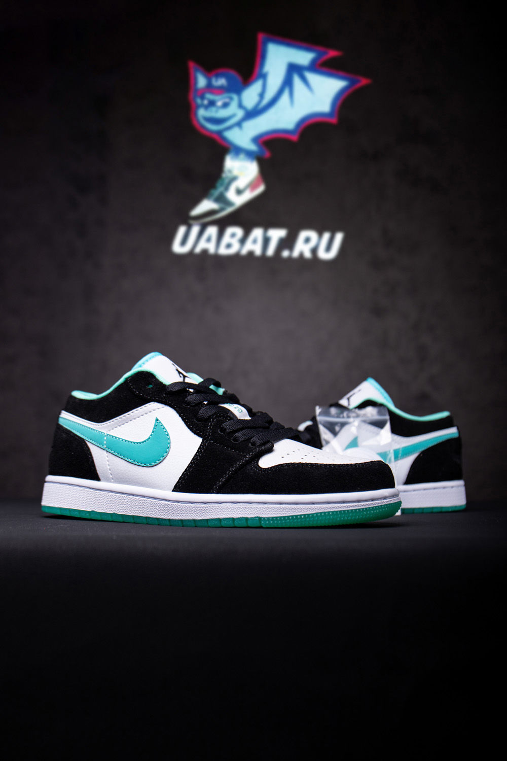 AIR JORDAN 1 LOW 