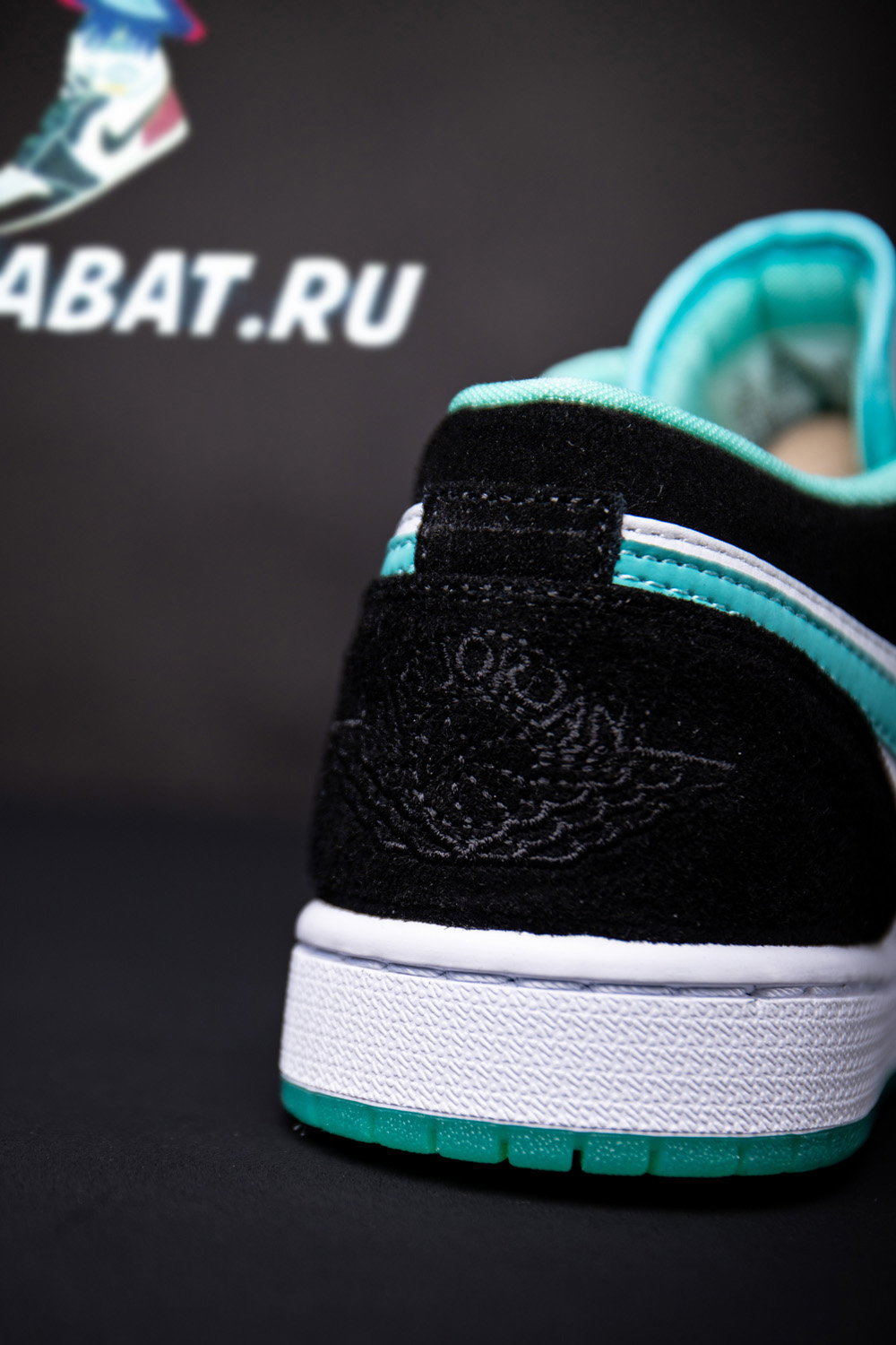 AIR JORDAN 1 LOW 