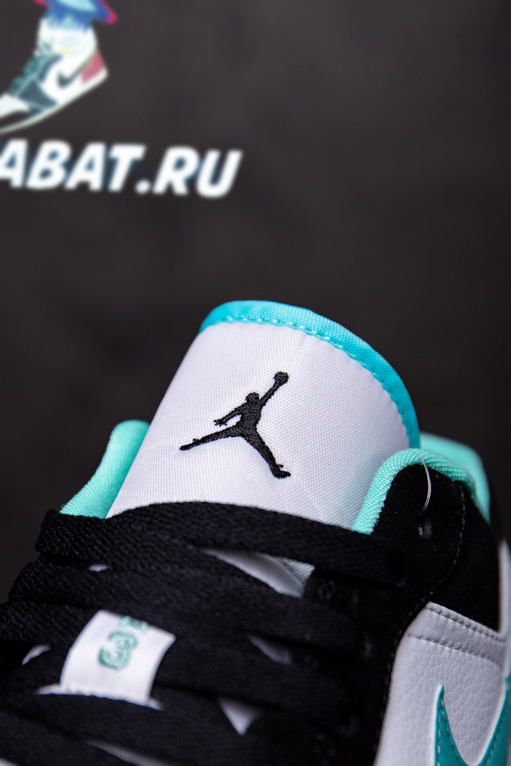 AIR JORDAN 1 LOW 