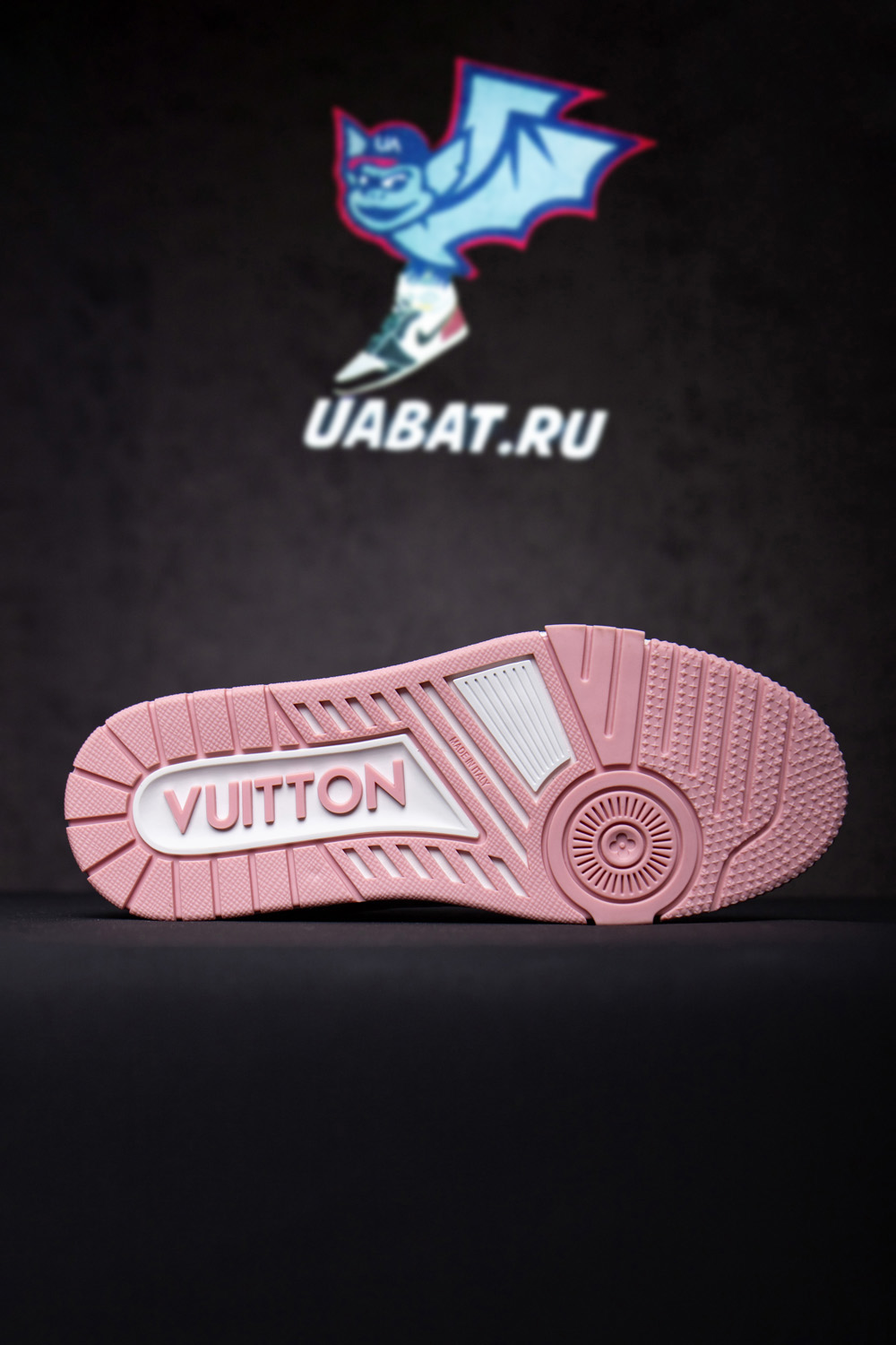 Louis Vuitton Trainer Pink Rose