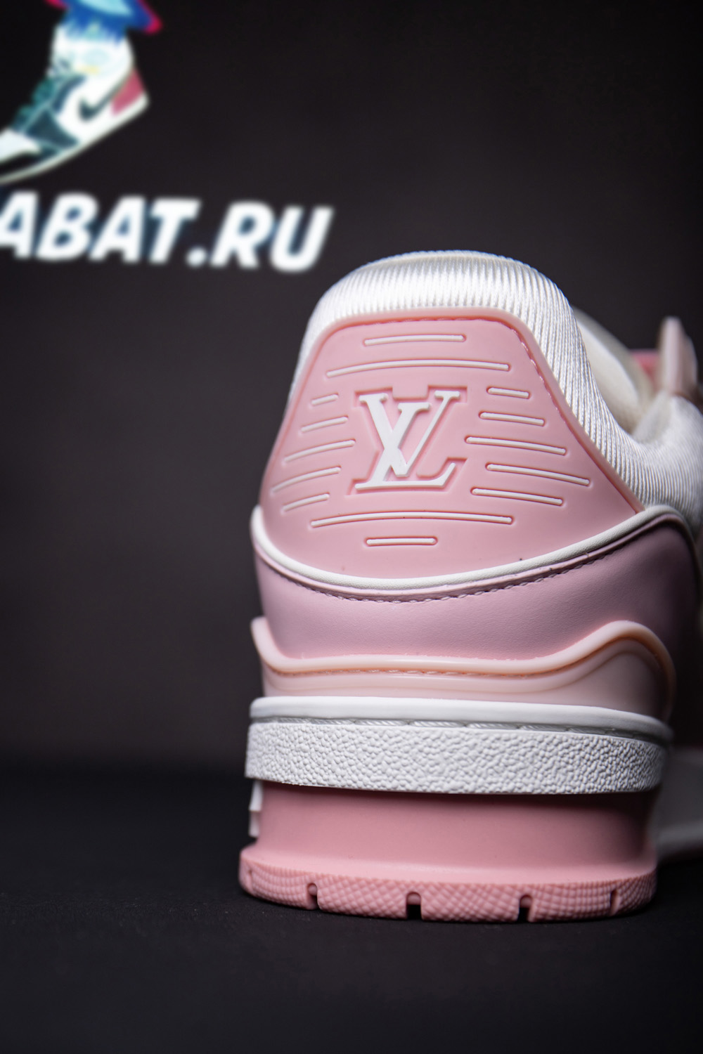 Louis Vuitton Trainer Pink Rose