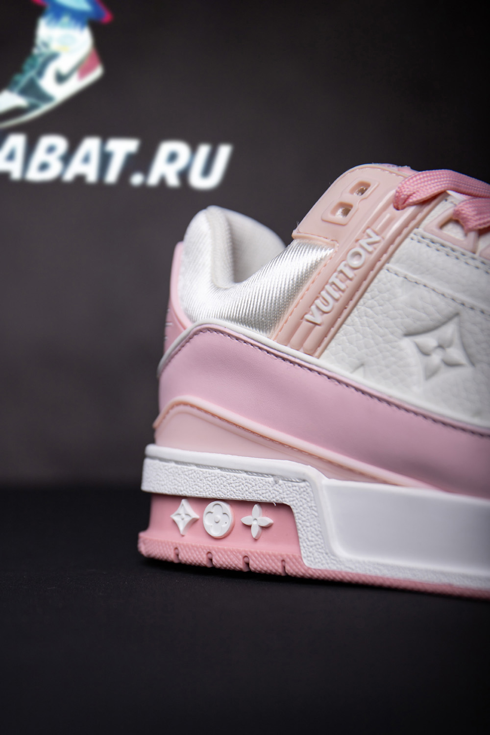 Louis Vuitton Trainer Pink Rose