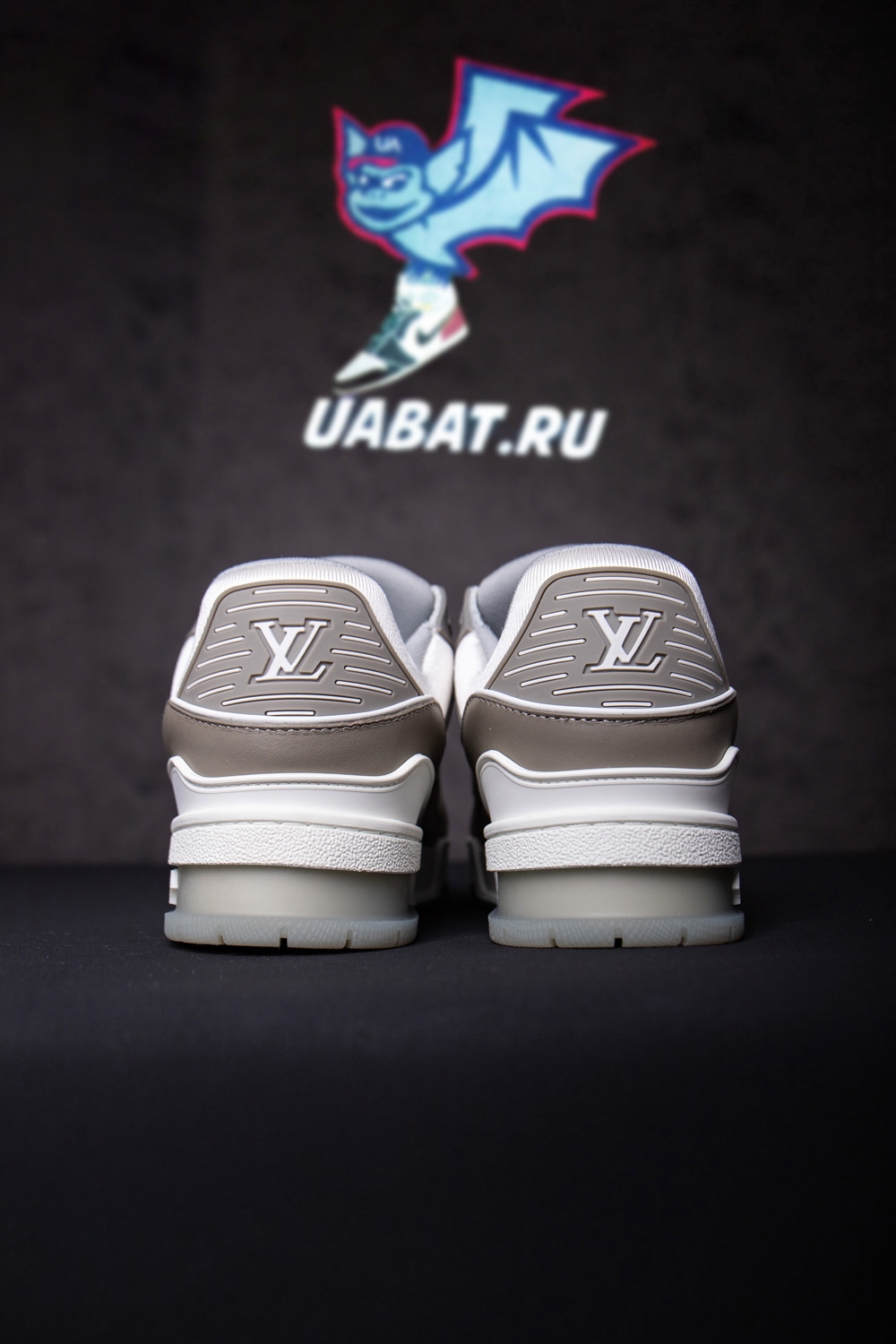 LV Trainer Grey White