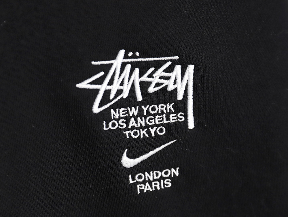 Nike & Stussy embroidered logo fleece sweatshirt TSK1