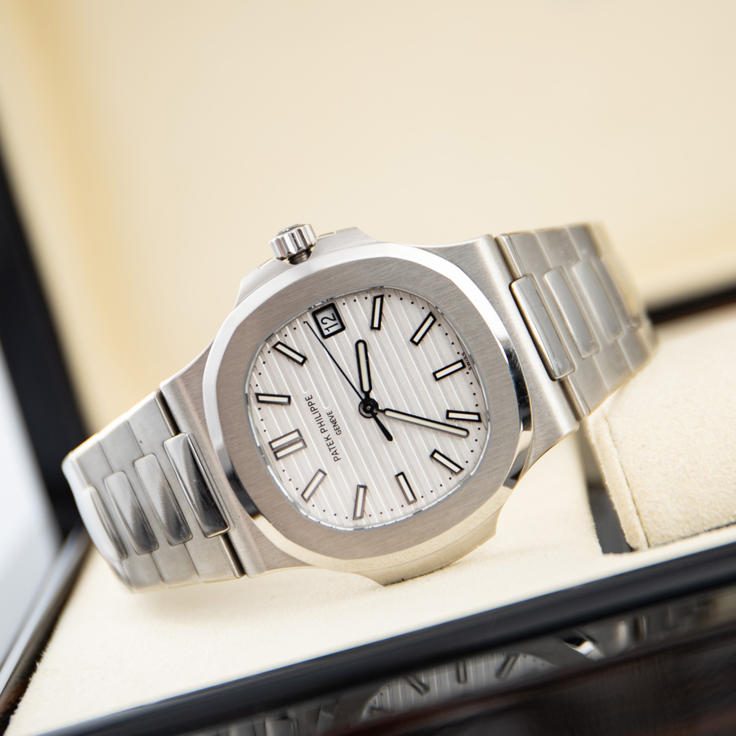 Patek Philippe - Nautilus Jumbo 5711 SS/SS White/Stk 3KF V2 Asia 324