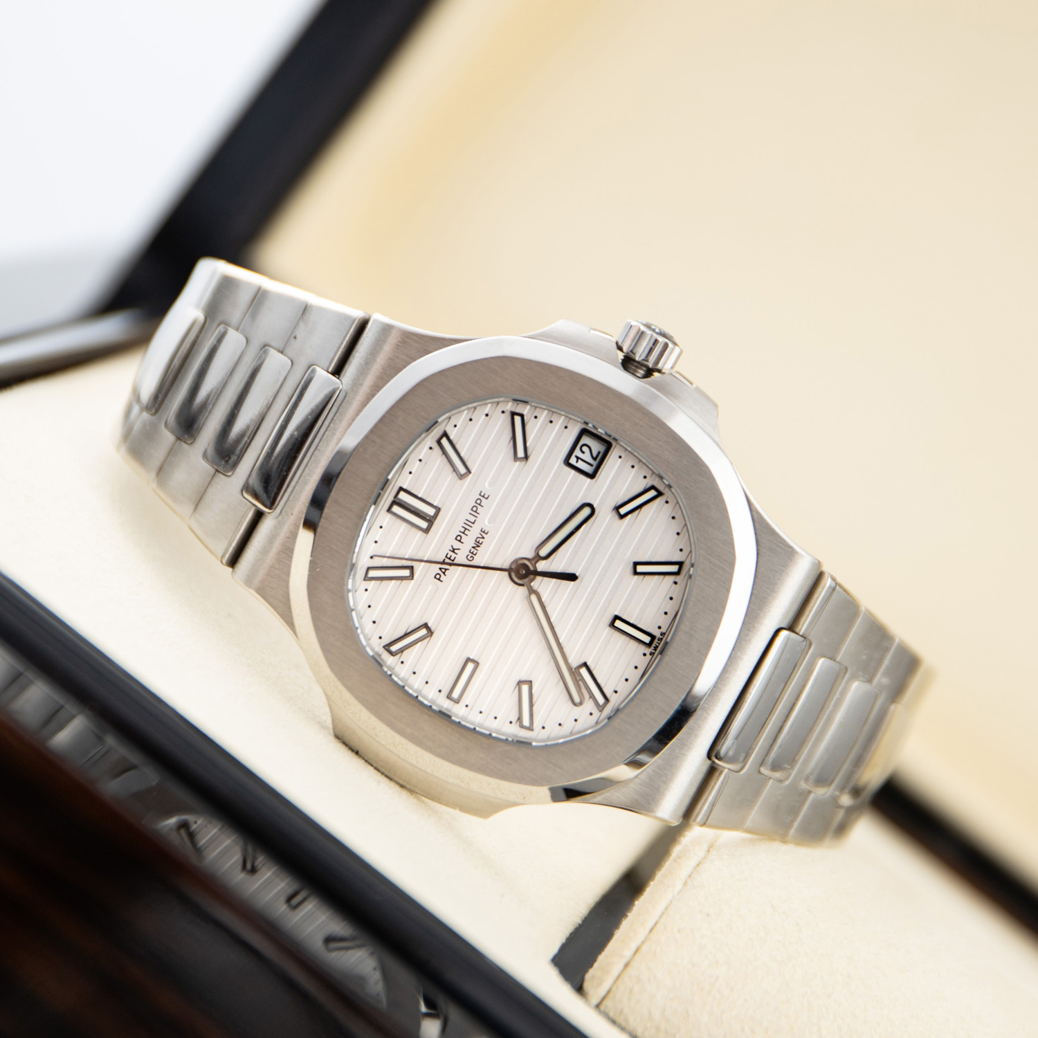 Patek Philippe - Nautilus Jumbo 5711 SS/SS White/Stk 3KF V2 Asia 324