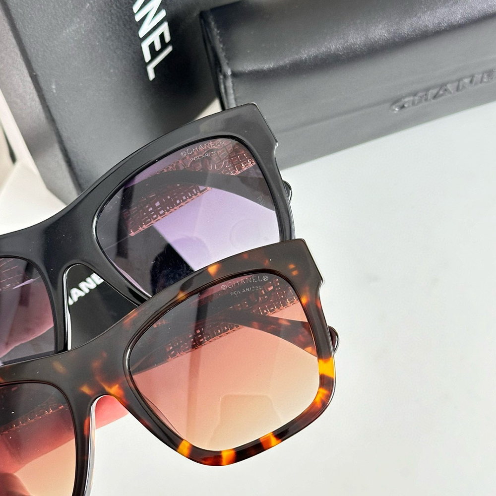 Chanel eyeglasses CH5533