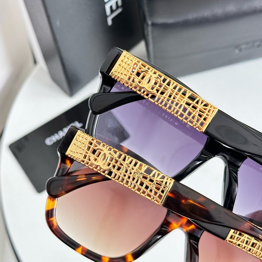 Chanel eyeglasses CH5533