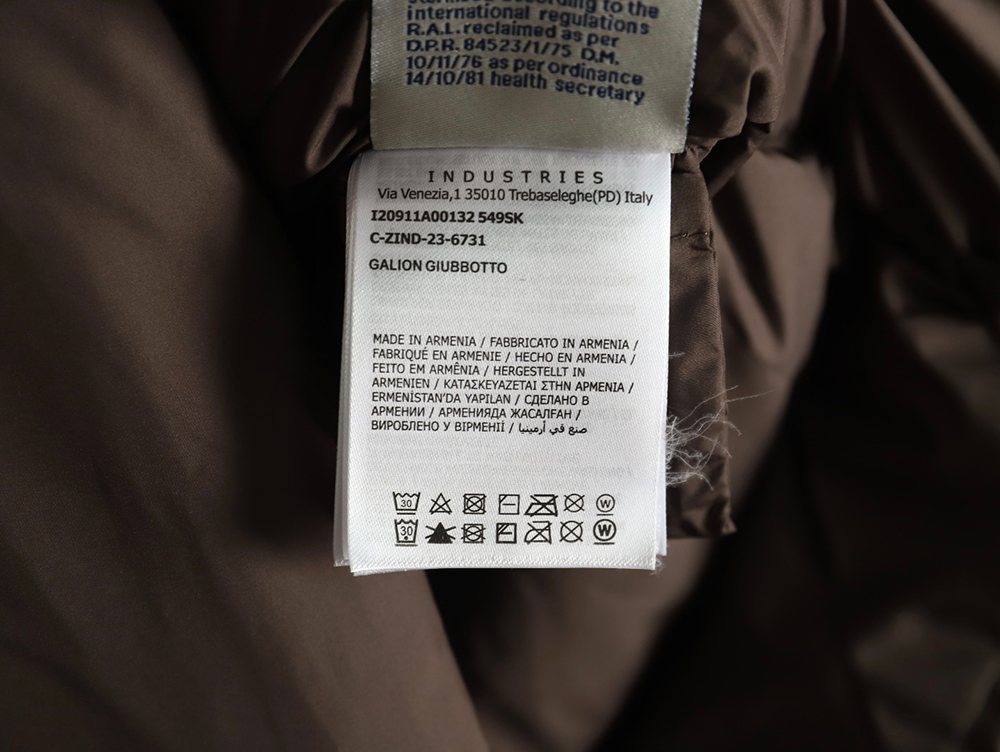 Moncler tricolor trim down jacket tsk1