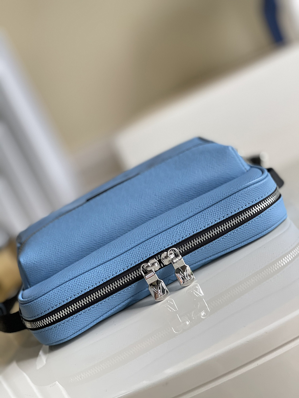 Louis Vuitton Bags M30233 29.5*20*10.5cm