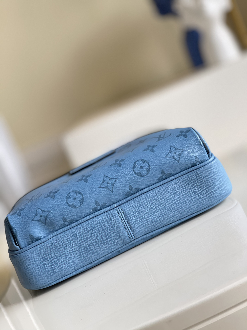 Louis Vuitton Bags M30233 29.5*20*10.5cm