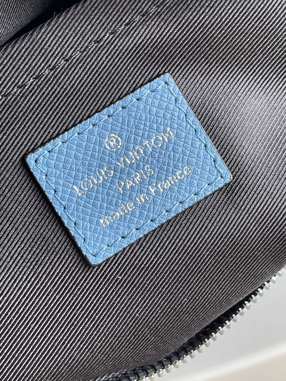 Louis Vuitton Bags M30233 29.5*20*10.5cm