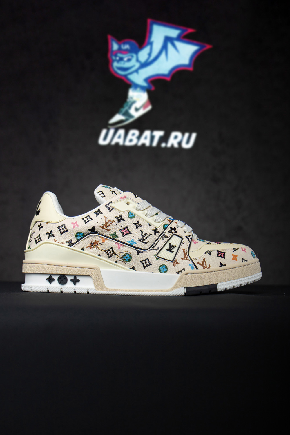 Louis Vuitton Trainer Beige