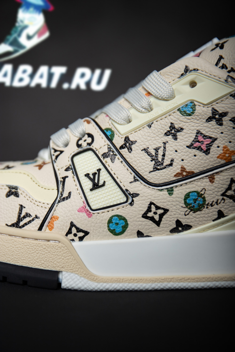 Louis Vuitton Trainer Beige