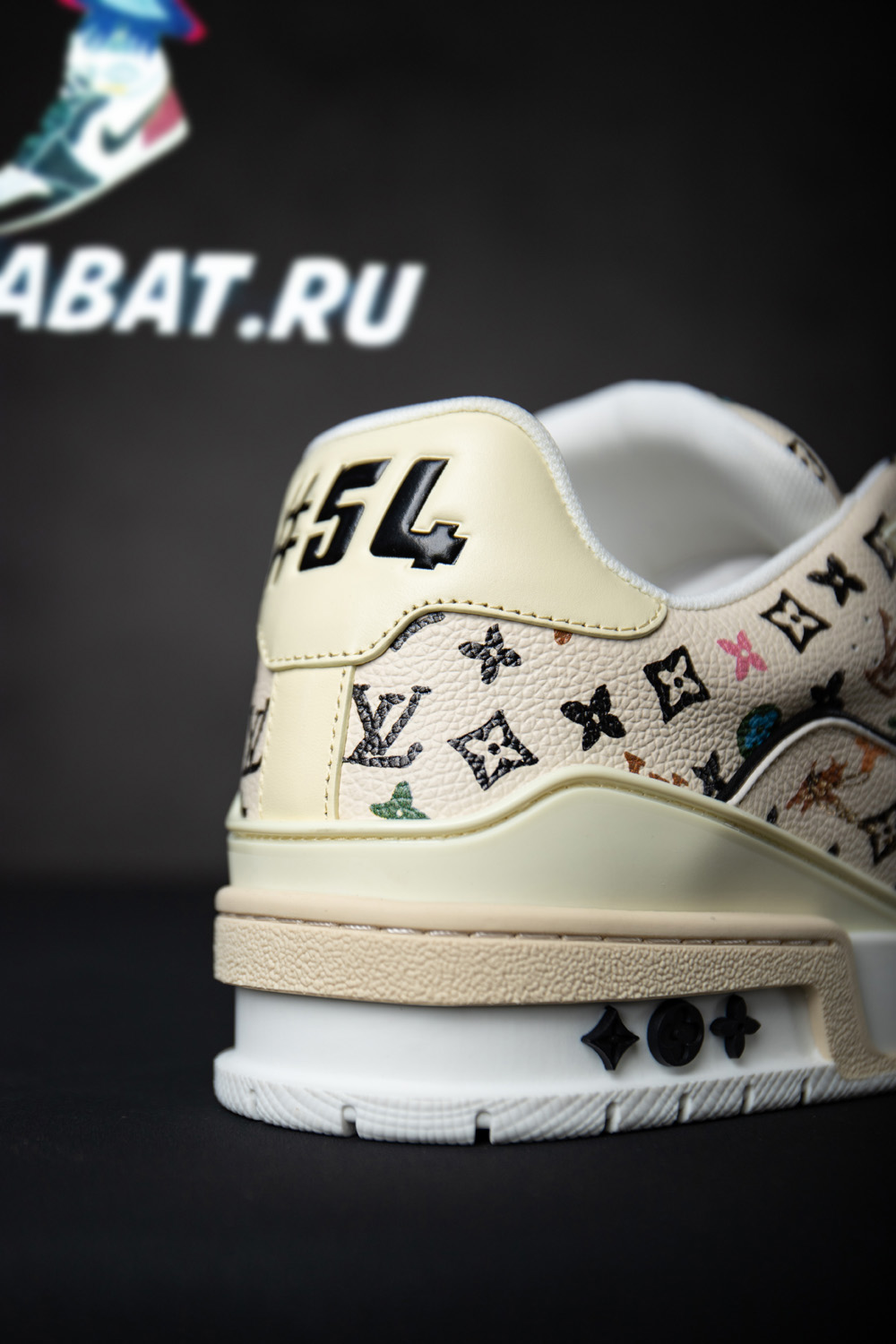Louis Vuitton Trainer Beige