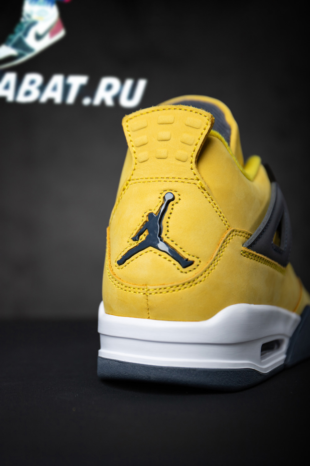 AIR JORDAN 4 RETRO 