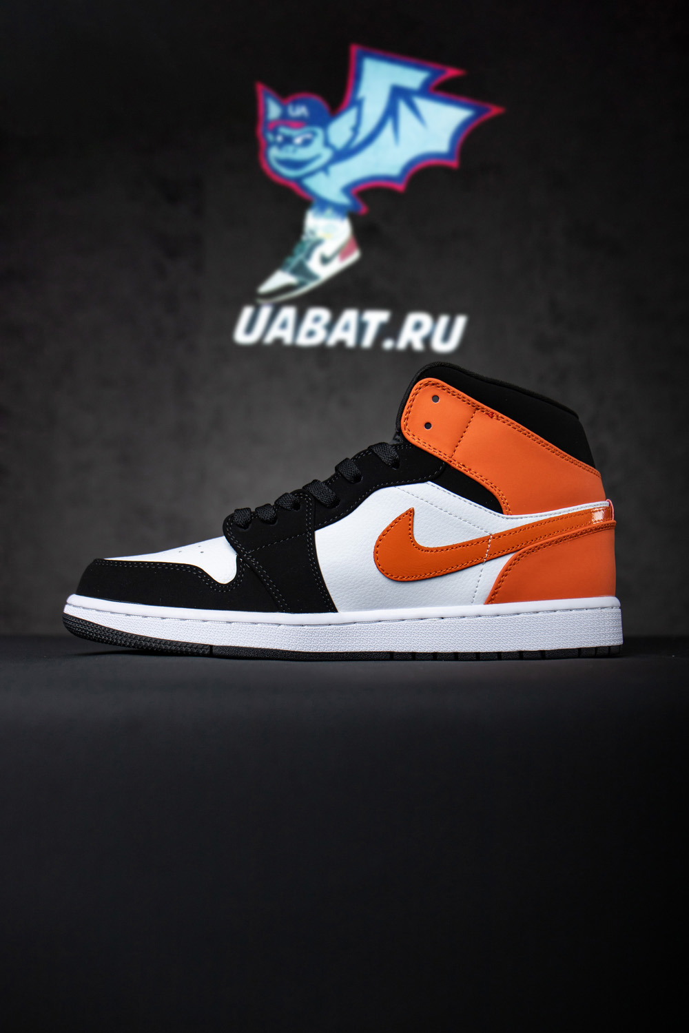 AIR JORDAN 1 MID 