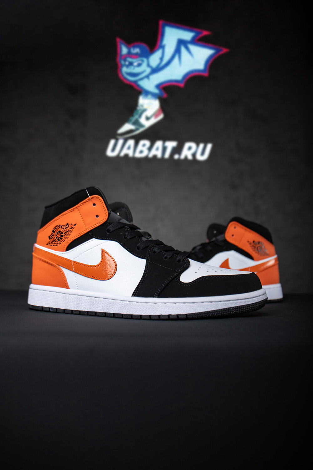 AIR JORDAN 1 MID 