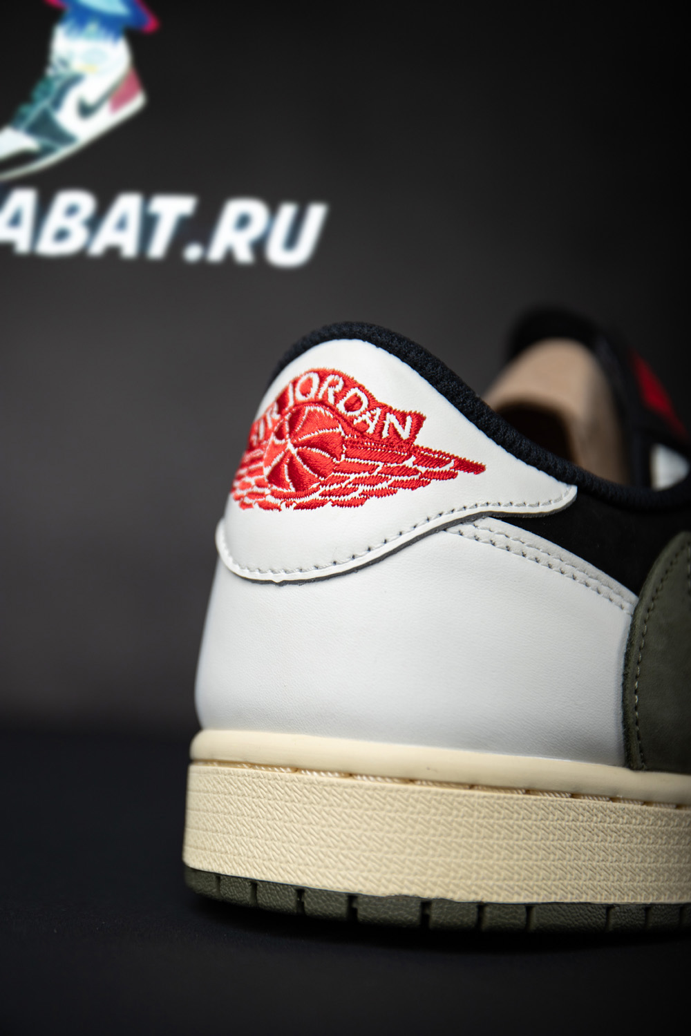 Travis Scott x Air Jordan 1 Low OG WMNS “Olive”