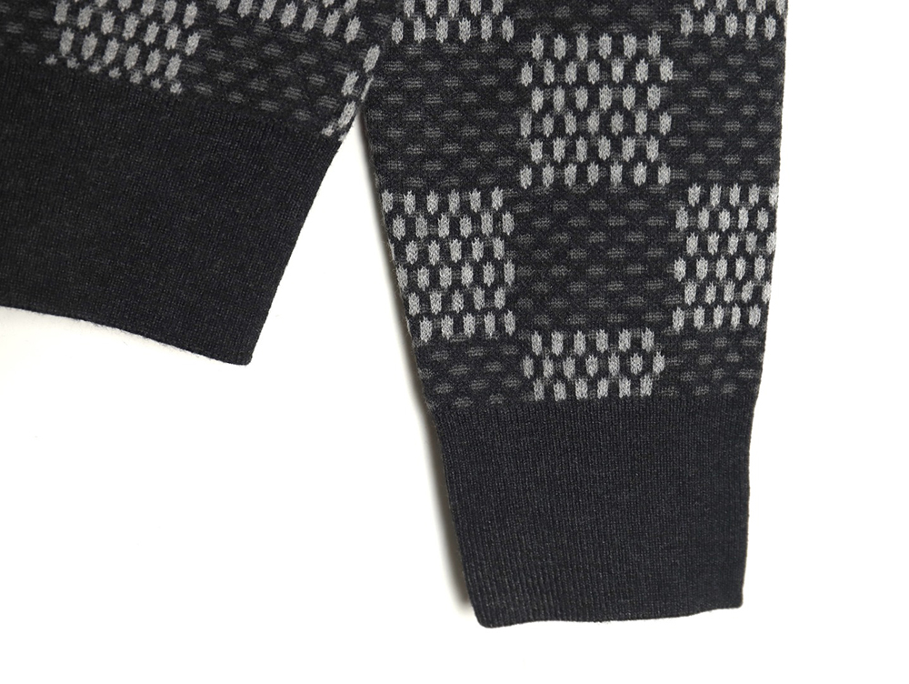 Louis vuitton plaid grey pullover sweater