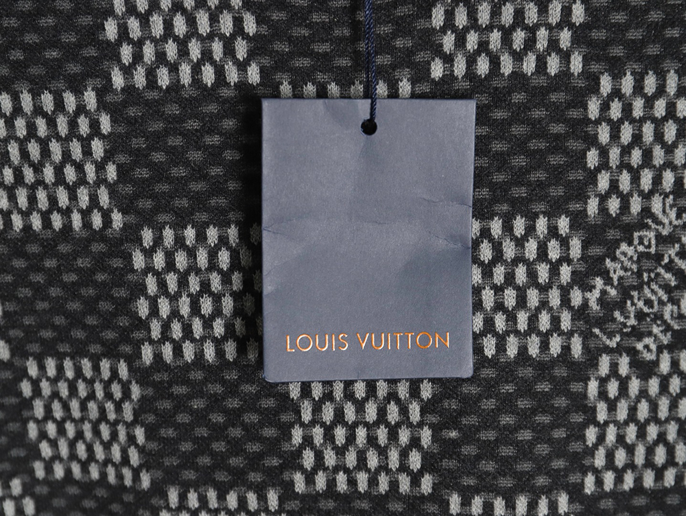 Louis vuitton plaid grey pullover sweater