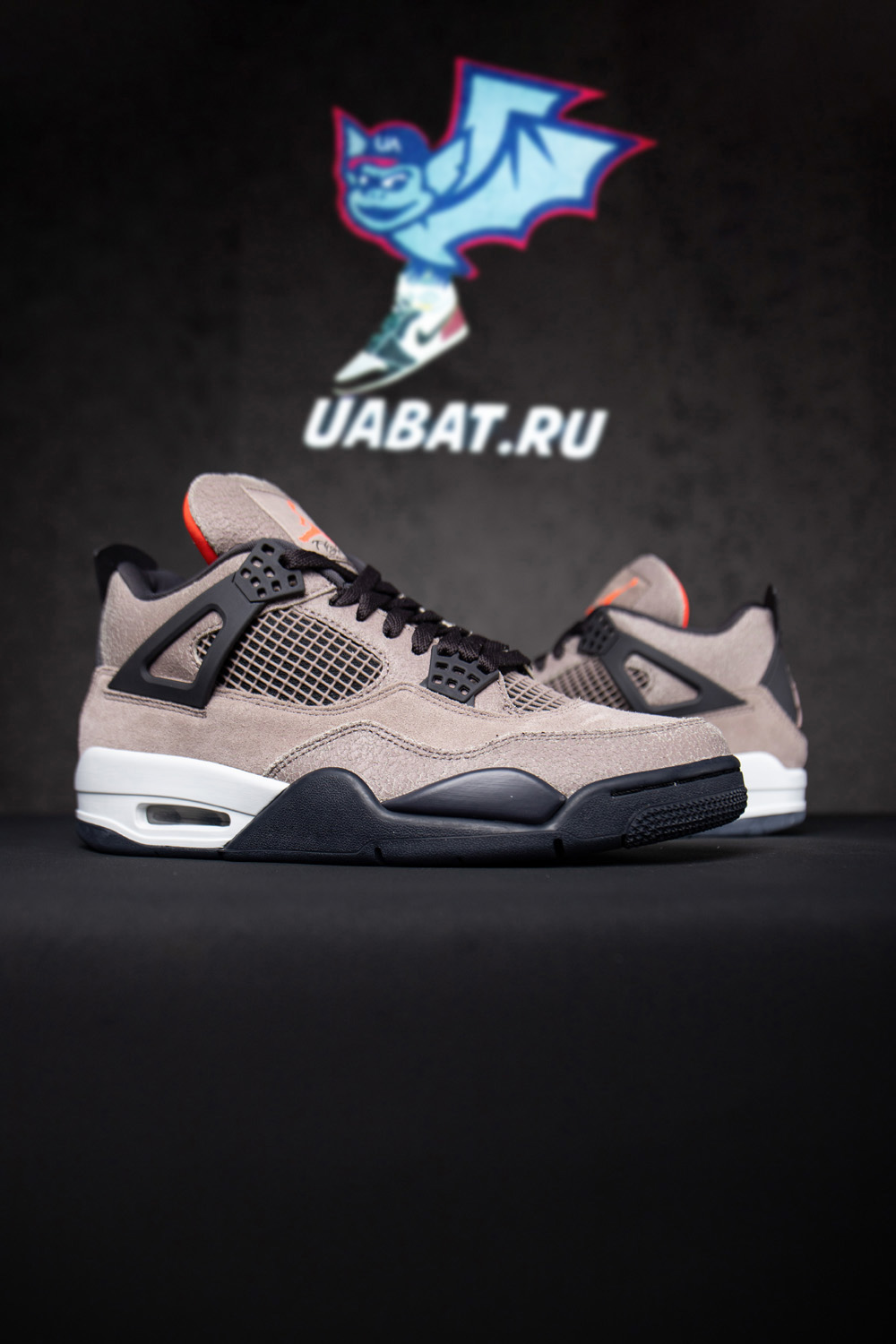 AIR JORDAN 4 RETRO 
