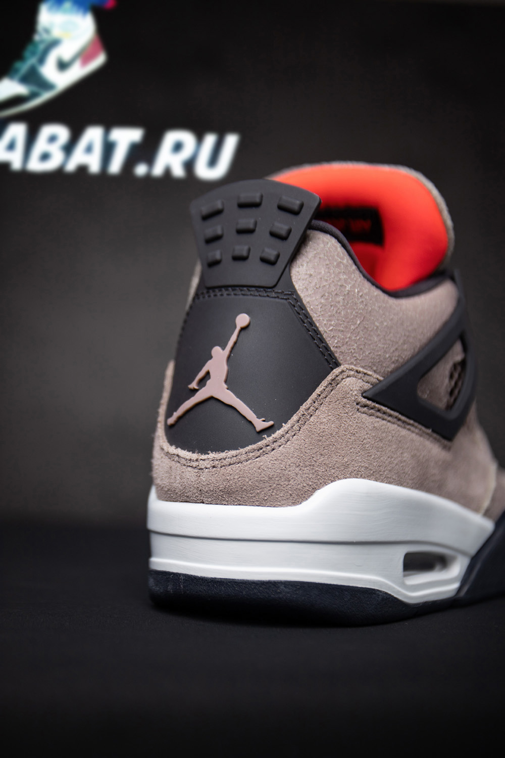 AIR JORDAN 4 RETRO 