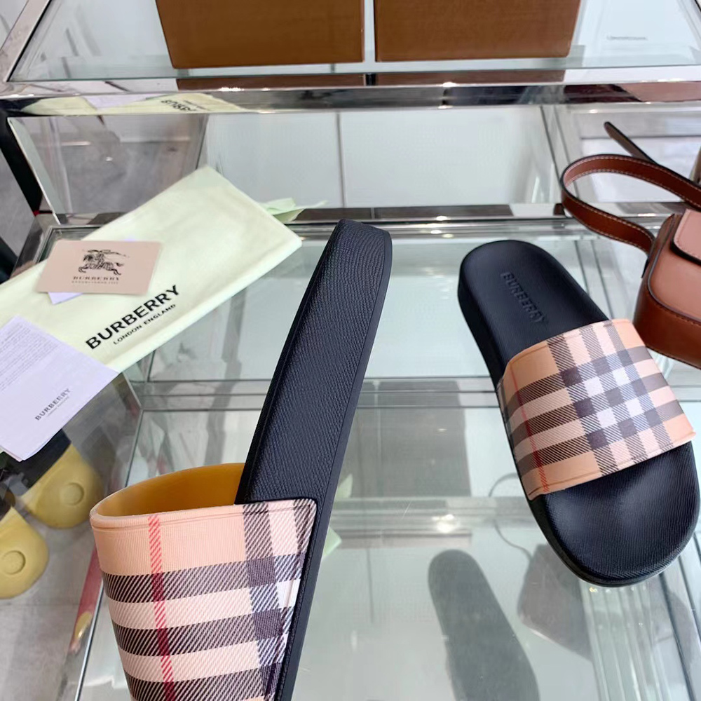 Burberry Check Slides in Archive beige