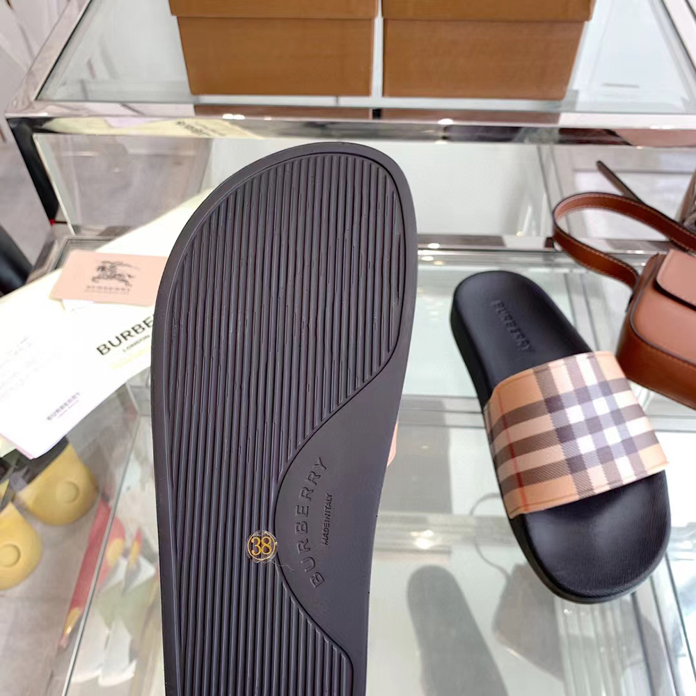 Burberry Check Slides in Archive beige