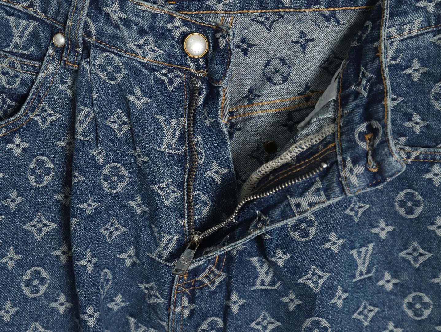 Louis Vuitton presbyopic jeans