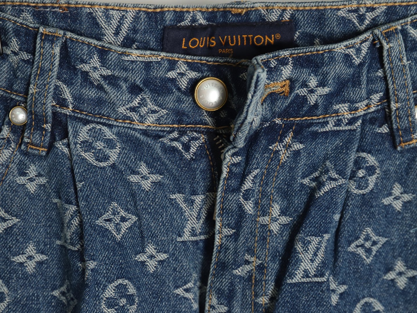 Louis Vuitton presbyopic jeans