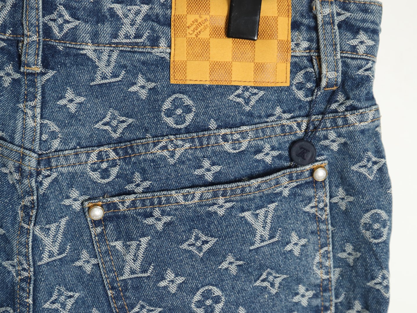 Louis Vuitton presbyopic jeans