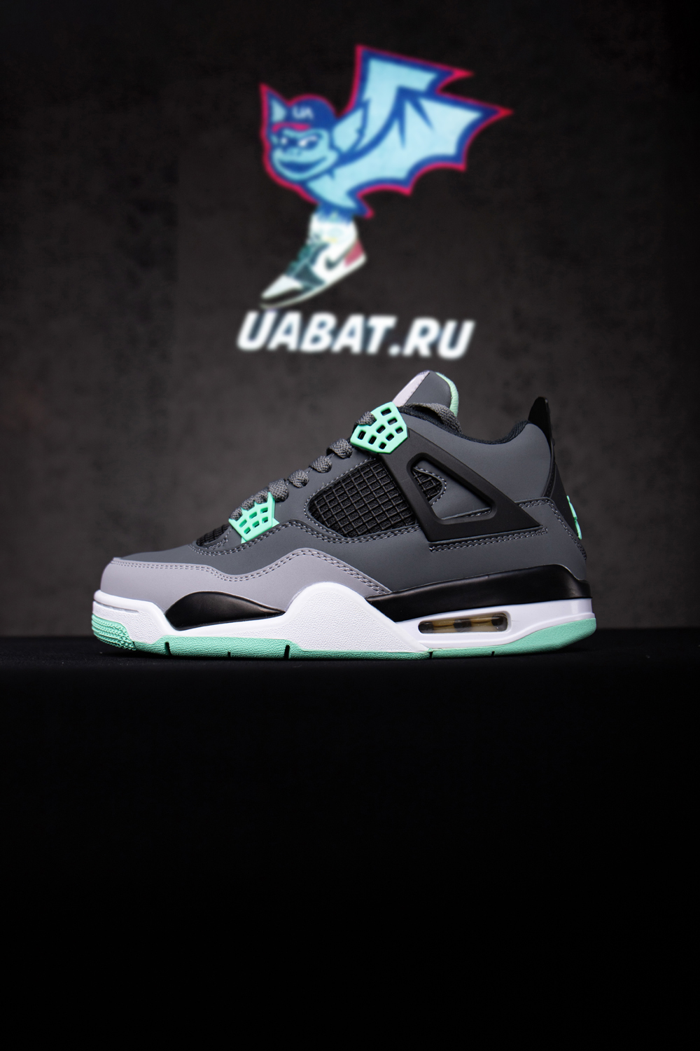 AIR JORDAN 4 RETRO ''GREEN GLOW''
