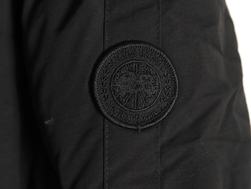 Canada Goose joint strapped short down jacket TSK1