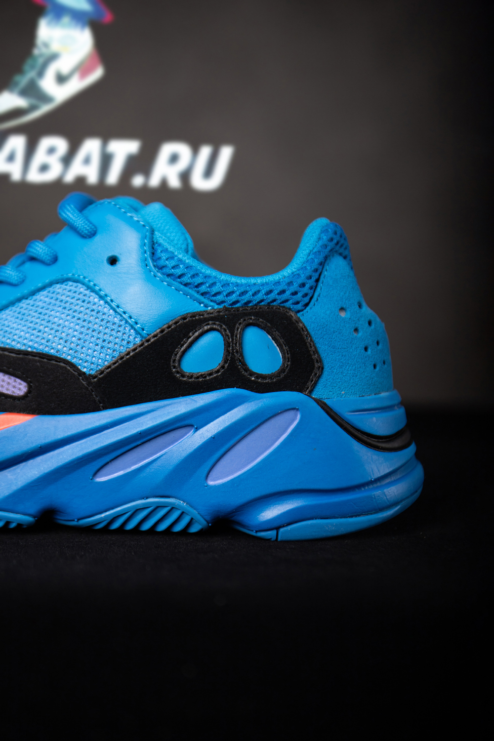 "Special Price" yeezy BOOST 700 