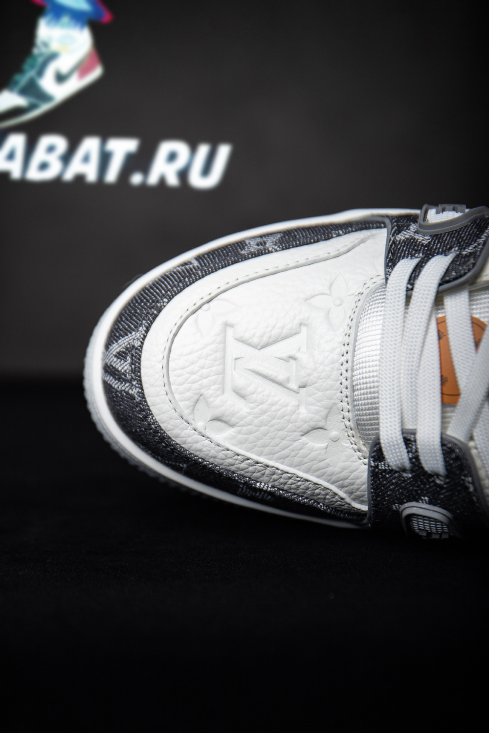 Louis Vuitton Trainer Sneaker