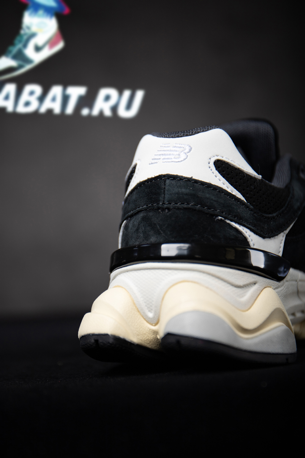 New Balance 9060 