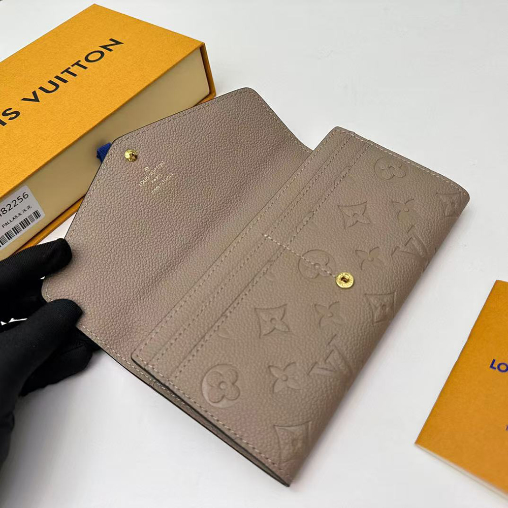Louis Vuitton Wallets M82256 19*10.5*2cm