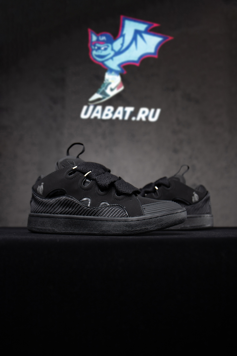 Lanvin Leather Curb Triple Black